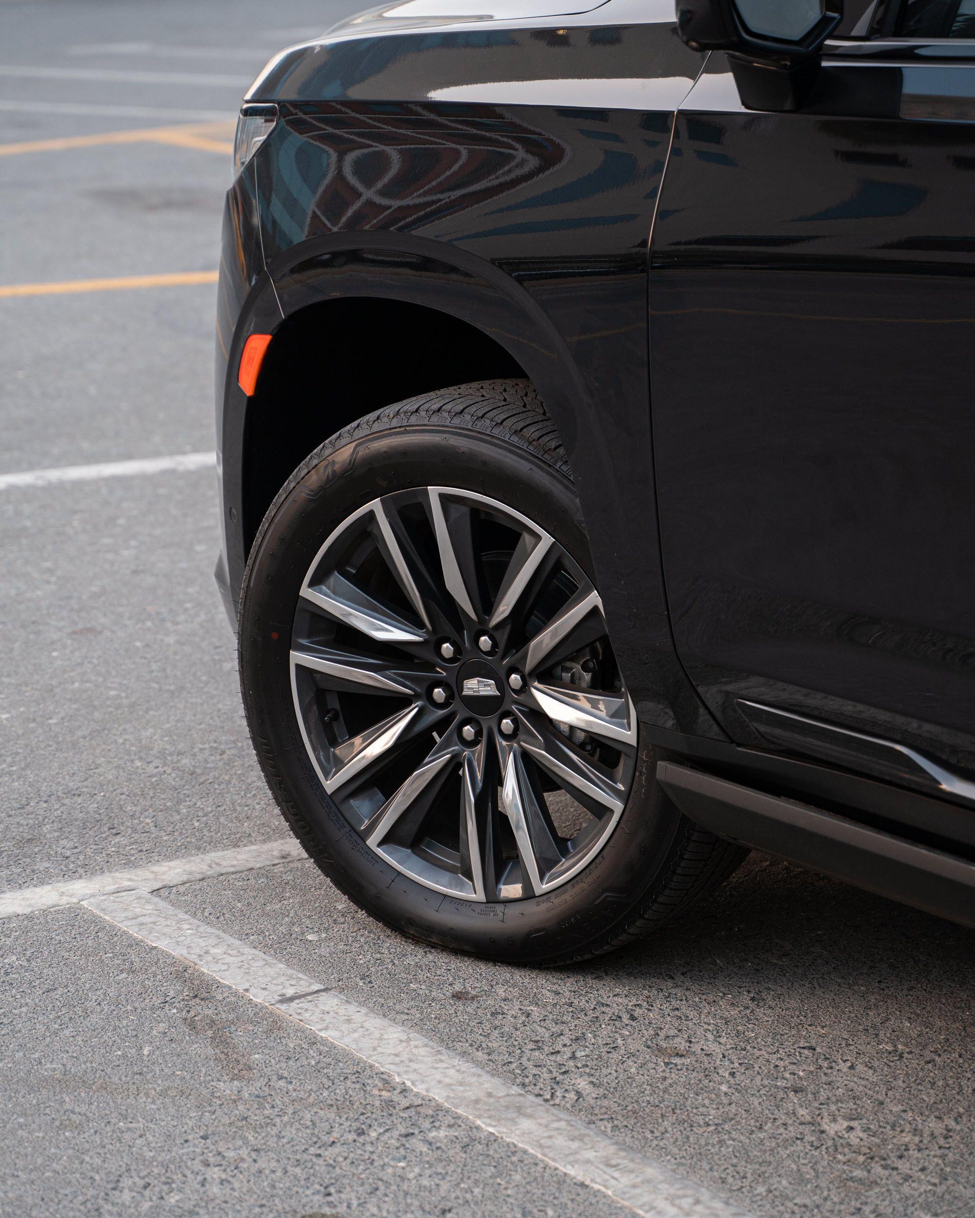 Cadillac Escalade напрокат в Дубае без водителя.